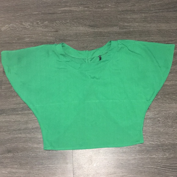 Open back green shirt - Picture 1 of 3